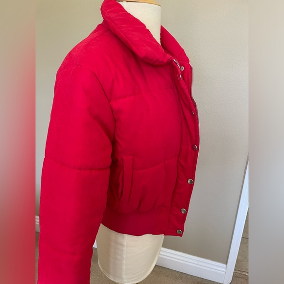 PrettyLittleThing Red Peach Skin Cropped Puffer Jacket: size 10 UK - Picture 8 of 16